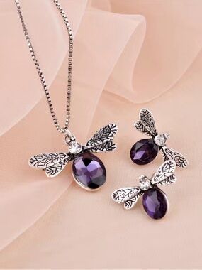 NWT Silver Bee Necklace and Earrings Set with Purple Gem stones